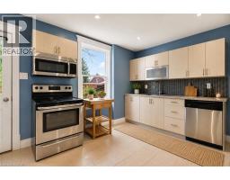 520 JOHN Street N - 19