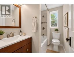 520 JOHN Street N - 36
