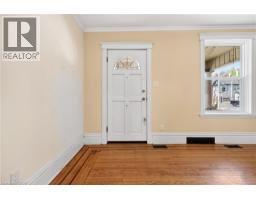 520 JOHN Street N - 6