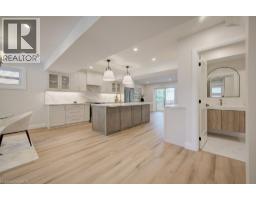 34 MOORE Avenue N - 15