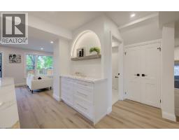34 MOORE Avenue N - 17