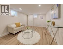 34 MOORE Avenue N - 42
