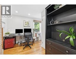 2273 KING Street E - 17