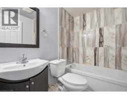 15 W ROEHAMPTON Crescent - 23
