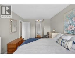 56 BROOKSTREAM Court - 18
