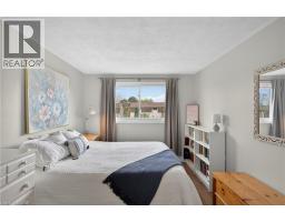 56 BROOKSTREAM Court - 19