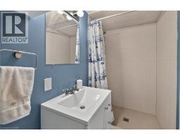 187 RAY Street N - 32