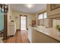 46 ELLEN Street W - 9
