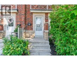 8 JIM BAIRD Mews - 3