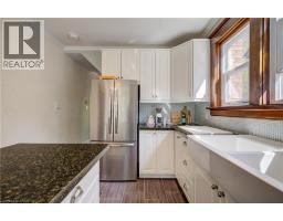 36 HEINS Avenue - 11