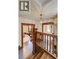 36 HEINS Avenue - 18
