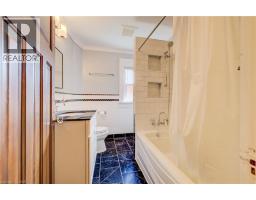 36 HEINS Avenue - 23