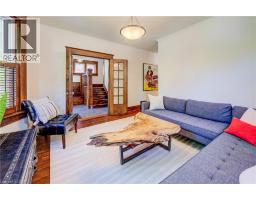 36 HEINS Avenue - 6