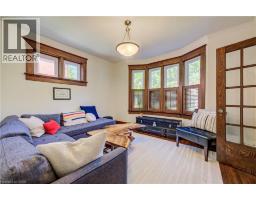 36 HEINS Avenue - 8
