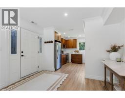 21 KERMAN Avenue - 17