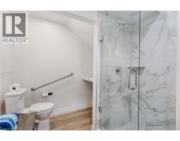 21 KERMAN Avenue - 20