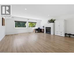21 KERMAN Avenue - 23