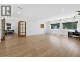 21 KERMAN Avenue - 24