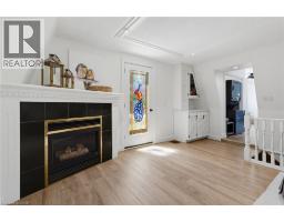 21 KERMAN Avenue - 29