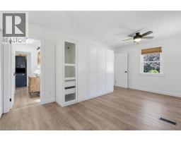 21 KERMAN Avenue - 33