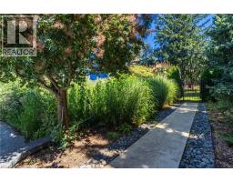 21 KERMAN Avenue - 48