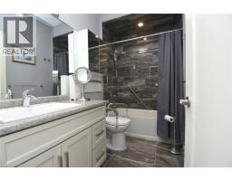 10 CRADDOCK Boulevard - 22