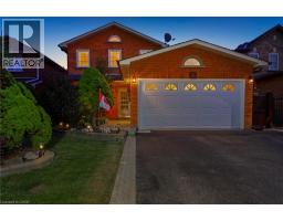 8 COCHRANE Avenue - 1