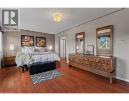 8 COCHRANE Avenue - 16