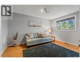 8 COCHRANE Avenue - 21