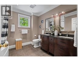 8 COCHRANE Avenue - 23