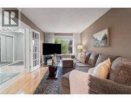 8 COCHRANE Avenue - 8