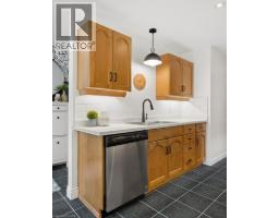 57 PORCHLIGHT Drive - 13