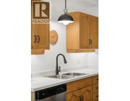 57 PORCHLIGHT Drive - 14