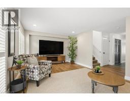 57 PORCHLIGHT Drive - 17