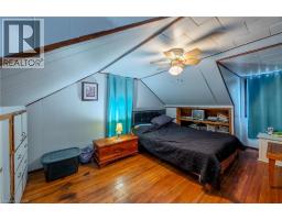 446 EAST Street - 15