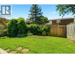 4 EILEEN Street - 35