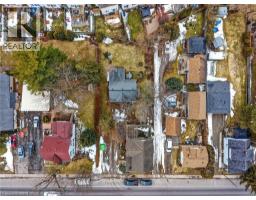 3952 VICTORIA Avenue - 34
