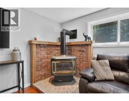 8399 DICKENSON Road E - 32