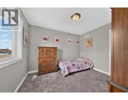 17 GRANTHAM Avenue S - 33