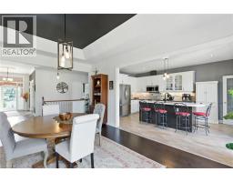 10 FEATHERSTONE Avenue - 11