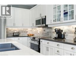 10 FEATHERSTONE Avenue - 13