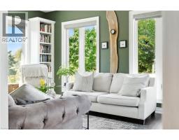 10 FEATHERSTONE Avenue - 16