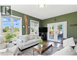 10 FEATHERSTONE Avenue - 18