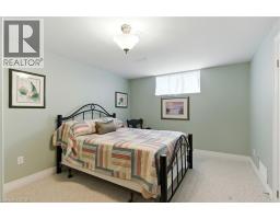 10 FEATHERSTONE Avenue - 32