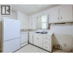 30 SANDERS Boulevard - 16