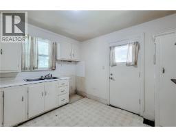 30 SANDERS Boulevard - 17