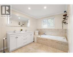 21 GOLDEN MEADOW Crescent - 25