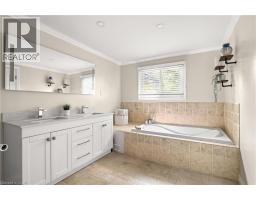 21 GOLDEN MEADOW Crescent - 26
