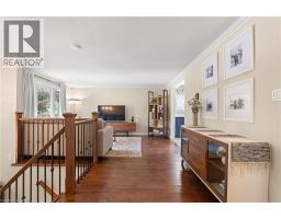 21 GOLDEN MEADOW Crescent - 7