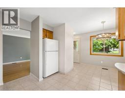 6 ROBROY Court - 12